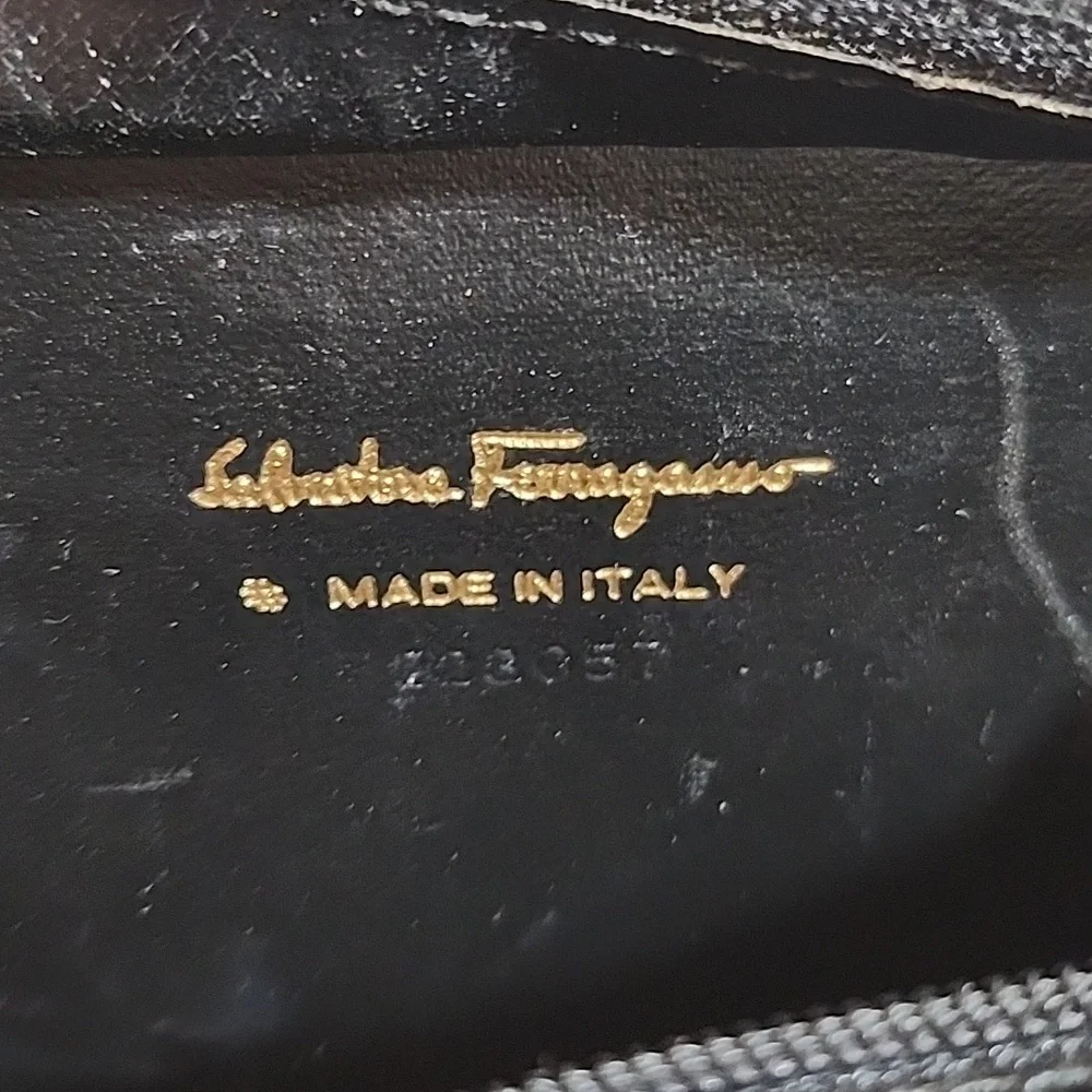 Salvatore Ferragamo Vara bow compact wallet pouch textured lizarard Imbossed